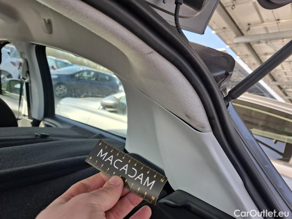  Peugeot  208  Affaire Premium Pack 1.5 HDi 100CV BVM5 E6dT #37