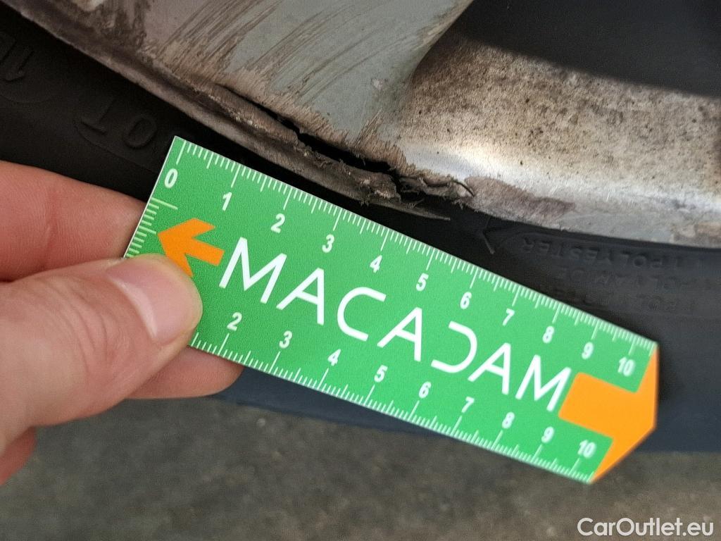  Peugeot  208  Affaire Premium 1.5 HDi 100CV BVM5 E6dT #77