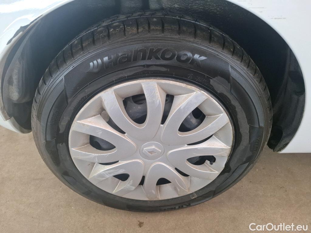  Renault  Clio  IV Air MediaNav 1.5 dCi 75CV BVM5 E6 #64