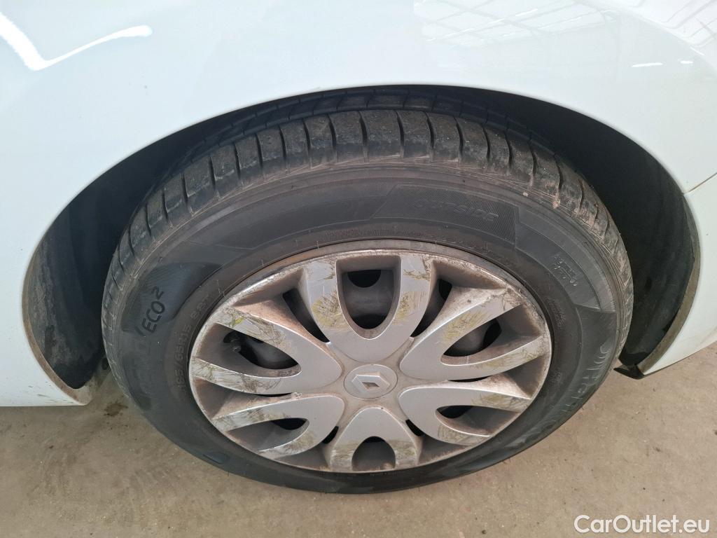  Renault  Clio  IV Air MediaNav 1.5 dCi 75CV BVM5 E6 #66