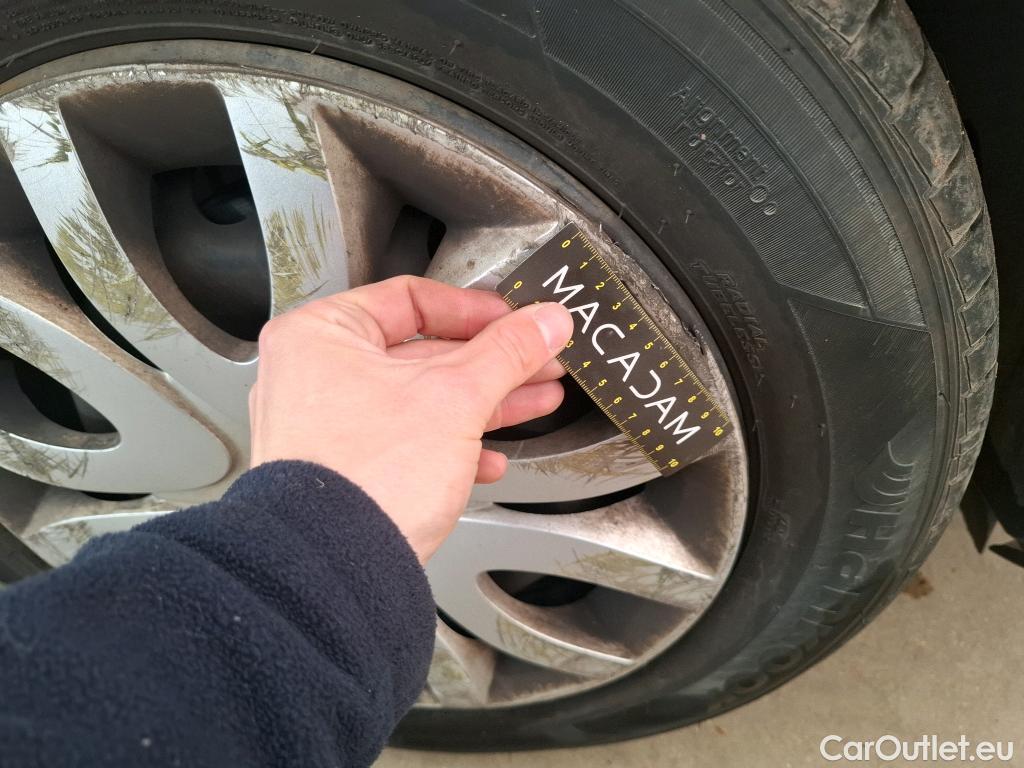  Renault  Clio  IV Air MediaNav 1.5 dCi 75CV BVM5 E6 #68