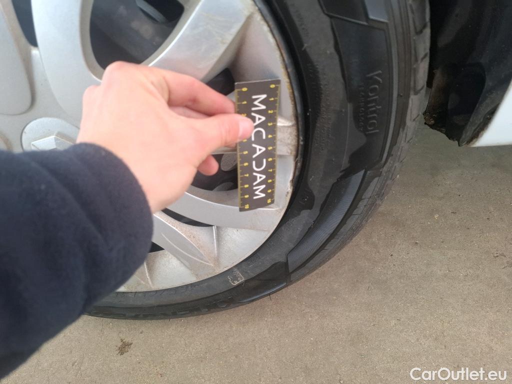  Renault  Clio  IV Air MediaNav 1.5 dCi 75CV BVM5 E6 #65