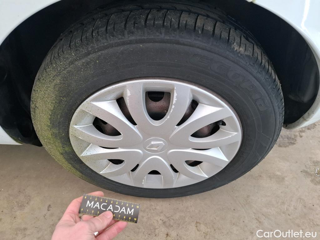  Renault  Clio  IV Air MediaNav 1.5 dCi 90CV BVM5 E6 #4