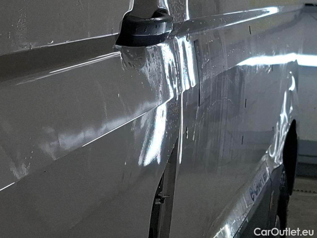  Volkswagen  Crafter  Fourgon e- 35 Fourgon mittellang Hochdach FWD 35kWh BVA #79