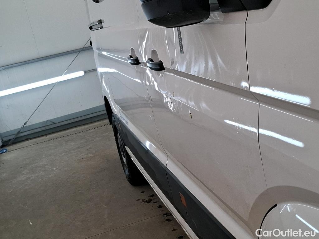  Volkswagen  Crafter  Fourgon e- 35 Fourgon mittellang Hochdach FWD 35kWh BVA #60