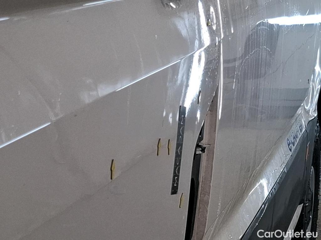  Volkswagen  Crafter  Fourgon e- 35 Fourgon mittellang Hochdach FWD 35kWh BVA #137