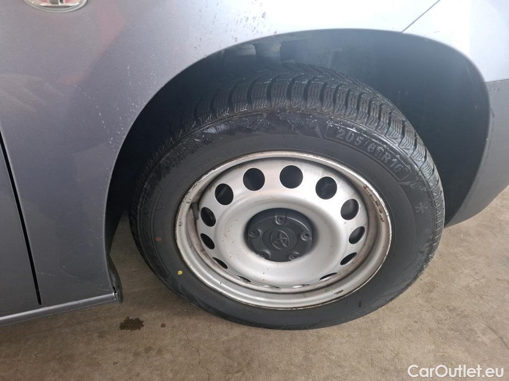  Toyota  Proace TOYOTA  City / 2019 / 5P / Fourgonnette 1.5 Long 130 D-4D Active Auto Cabine App #4