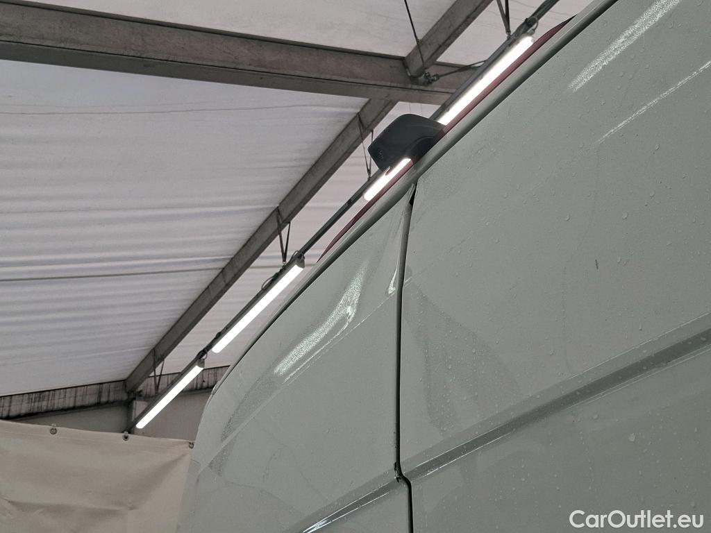  Volkswagen  Crafter  Fourgon e- 35 Fourgon mittellang Hochdach FWD 35kWh BVA #97