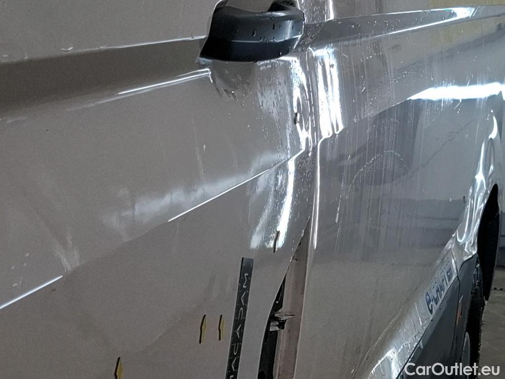  Volkswagen  Crafter  Fourgon e- 35 Fourgon mittellang Hochdach FWD 35kWh BVA #136