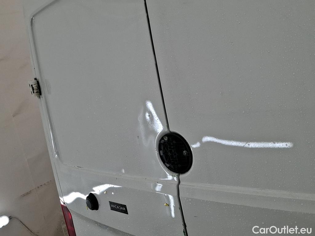  Volkswagen  Crafter  Fourgon e- 35 Fourgon mittellang Hochdach FWD 35kWh BVA #95