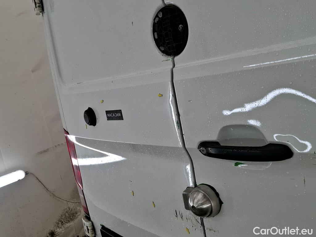  Volkswagen  Crafter  Fourgon e- 35 Fourgon mittellang Hochdach FWD 35kWh BVA #96