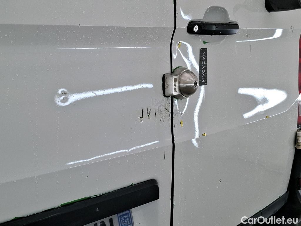  Volkswagen  Crafter  Fourgon e- 35 Fourgon mittellang Hochdach FWD 35kWh BVA #32