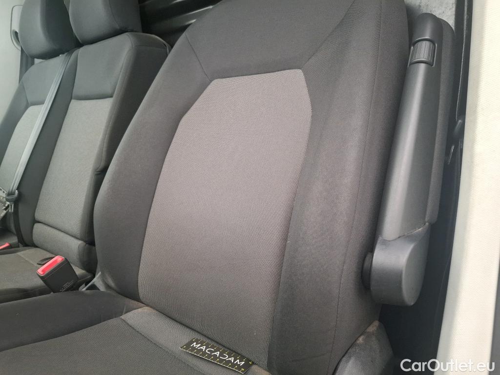  Volkswagen  Crafter  Fourgon e- 35 Fourgon mittellang Hochdach FWD 35kWh BVA #194