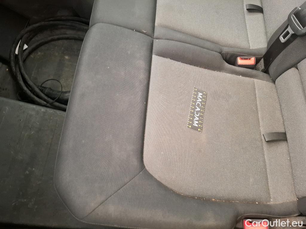  Volkswagen  Crafter  Fourgon e- 35 Fourgon mittellang Hochdach FWD 35kWh BVA #189