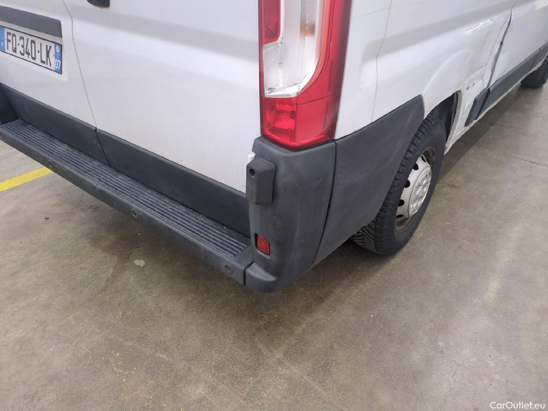  Fiat  Ducato FIAT  / 2014 / 4P / Fourgon tôlé 3.0 M H2 2.3 Multijet 120 Pack Pro Nav #43