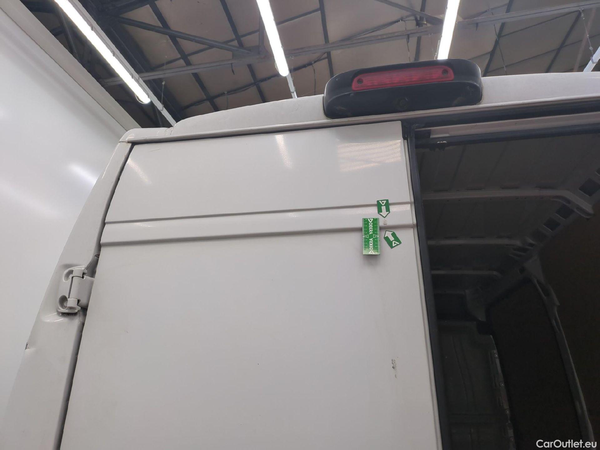  Fiat  Ducato FIAT  / 2014 / 4P / Fourgon tôlé 3.0 M H2 2.3 Multijet 120 Pack Pro Nav #31