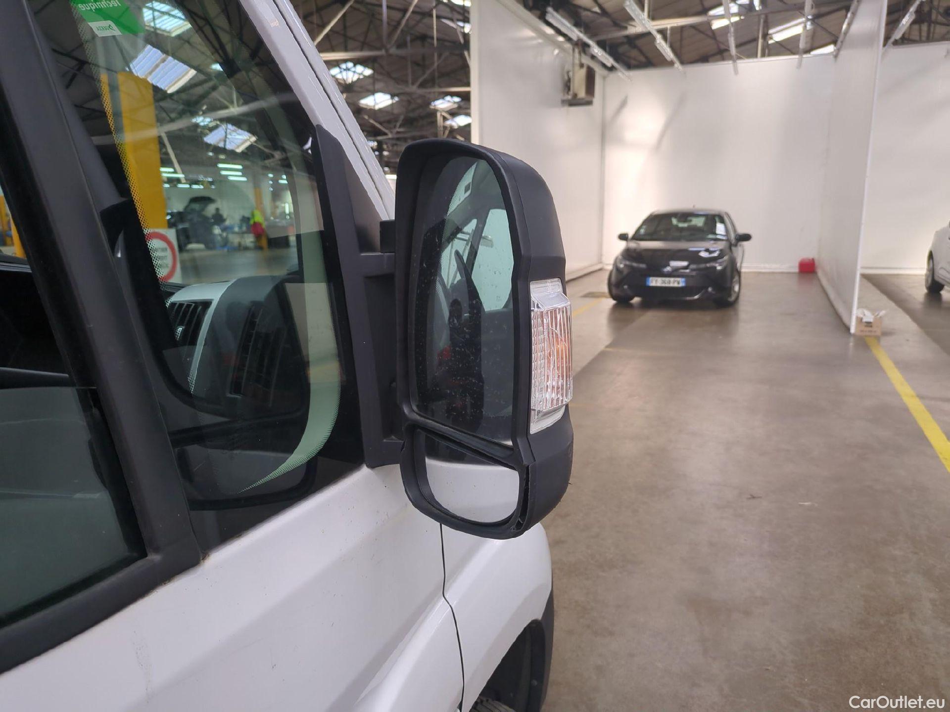  Fiat  Ducato FIAT  / 2014 / 4P / Fourgon tôlé 3.0 M H2 2.3 Multijet 120 Pack Pro Nav #70