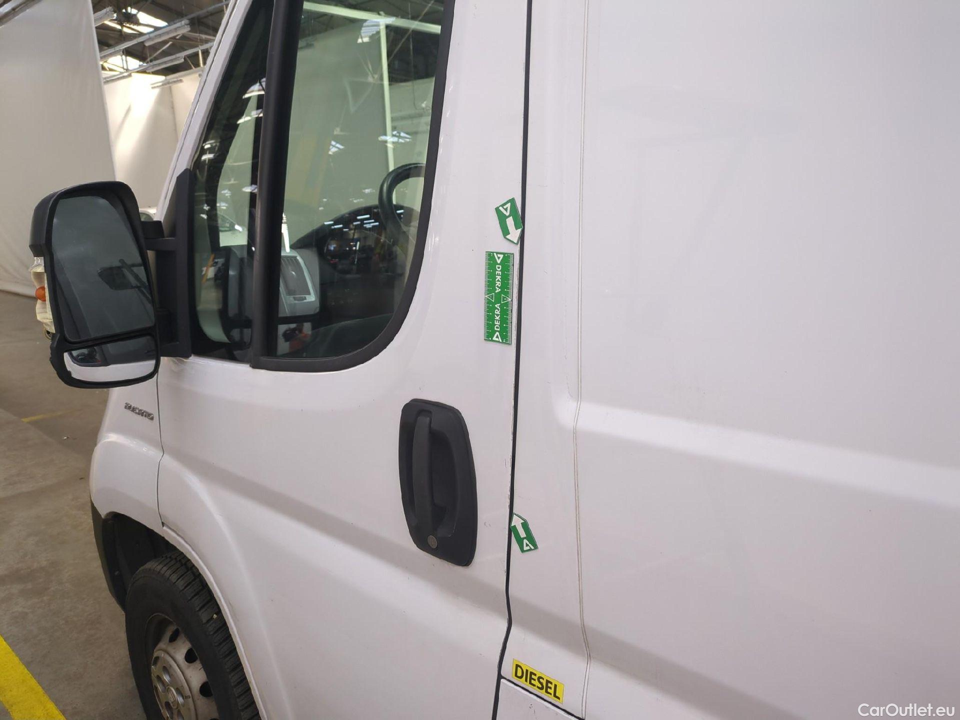  Fiat  Ducato FIAT  / 2014 / 4P / Fourgon tôlé 3.0 M H2 2.3 Multijet 120 Pack Pro Nav #25