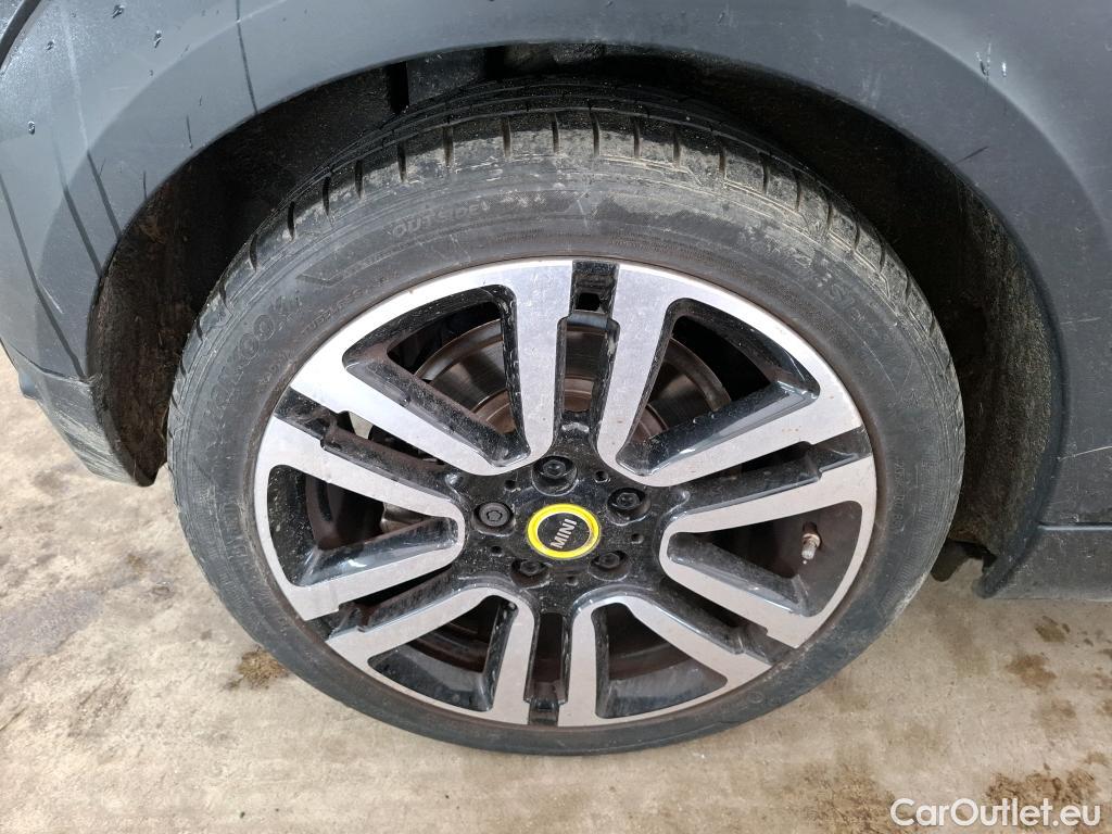  Mini  Mini   / 2021 / 3P / Berline Cooper SE Finition  Yours 184 ch BVA #45