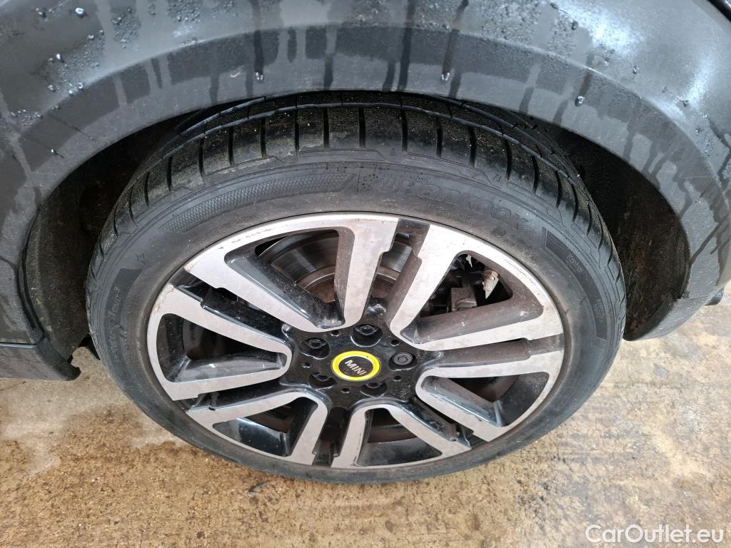  Mini  Mini   / 2021 / 3P / Berline Cooper SE Finition  Yours 184 ch BVA #1