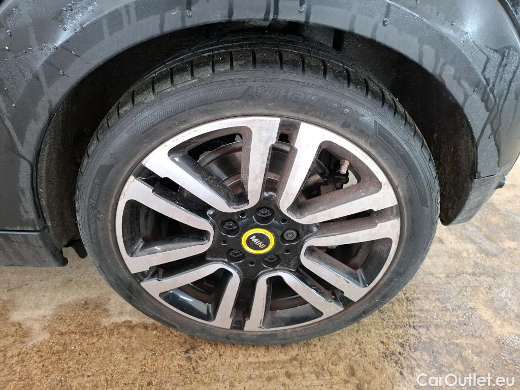  Mini  Mini   / 2021 / 3P / Berline Cooper SE Finition  Yours 184 ch BVA #2