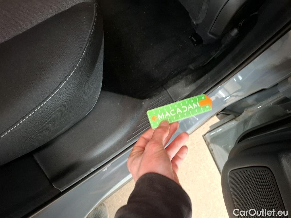  Nissan  Qashqai NISSAN  / 2021 / 5P / Crossover 1.3 MHEV 158ch Xtronic N-Style(SP) #3