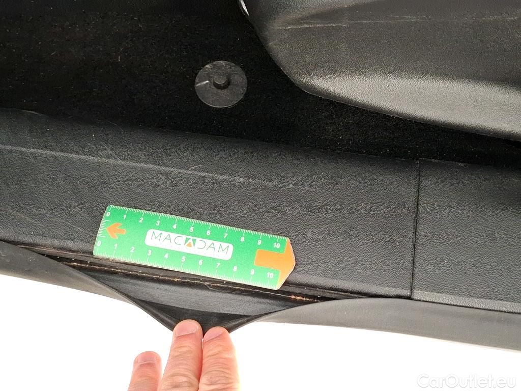  Peugeot  208  Active 1.6 HDi 100CV BVM5 E6 #4