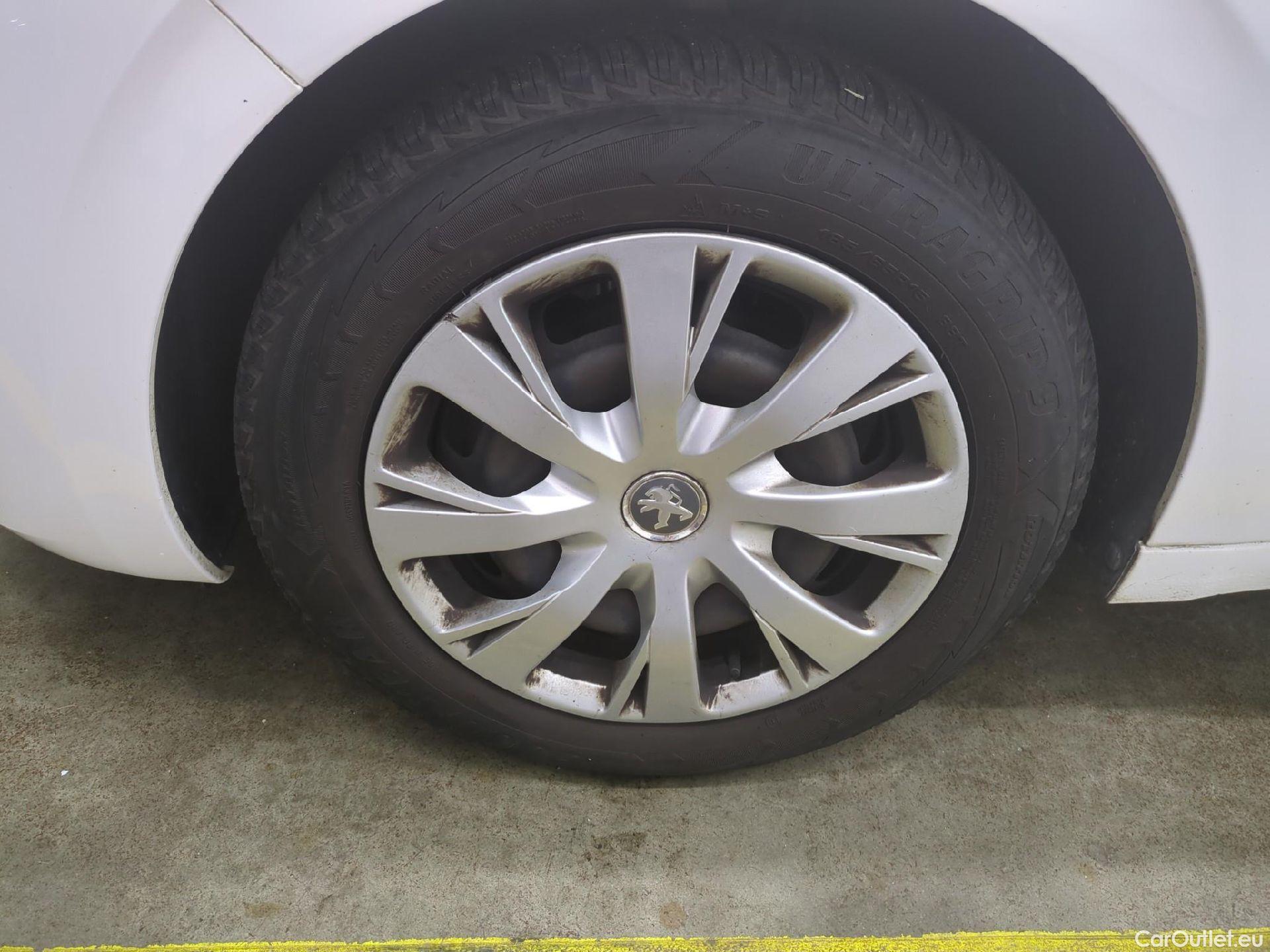  Peugeot  208  Active Business 1.2 80CV BVM5 E6dT #1