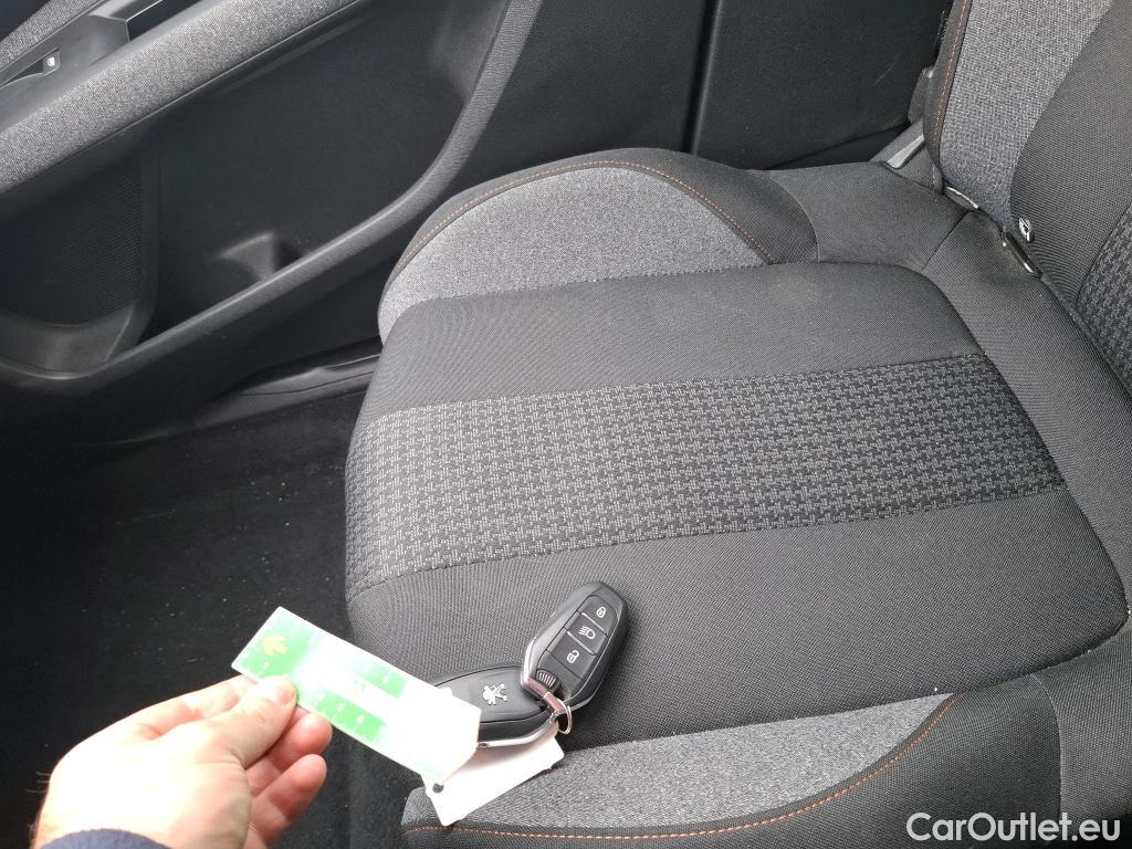  Peugeot  3008  Active Pack 1.5 HDi 130CV BVA8 E6d / VO RECONDITIONNE - PHOTOS AVANT RECONDITIONNEMENT #20