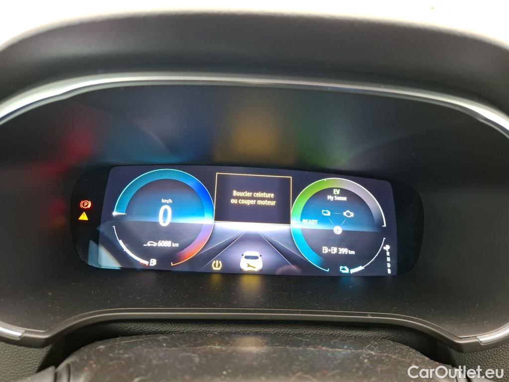  Renault  Megane RENAULT Mégane Berline / 2020 / 5P / Berline evolution E-Tech Plug-in hybrid 160 #1