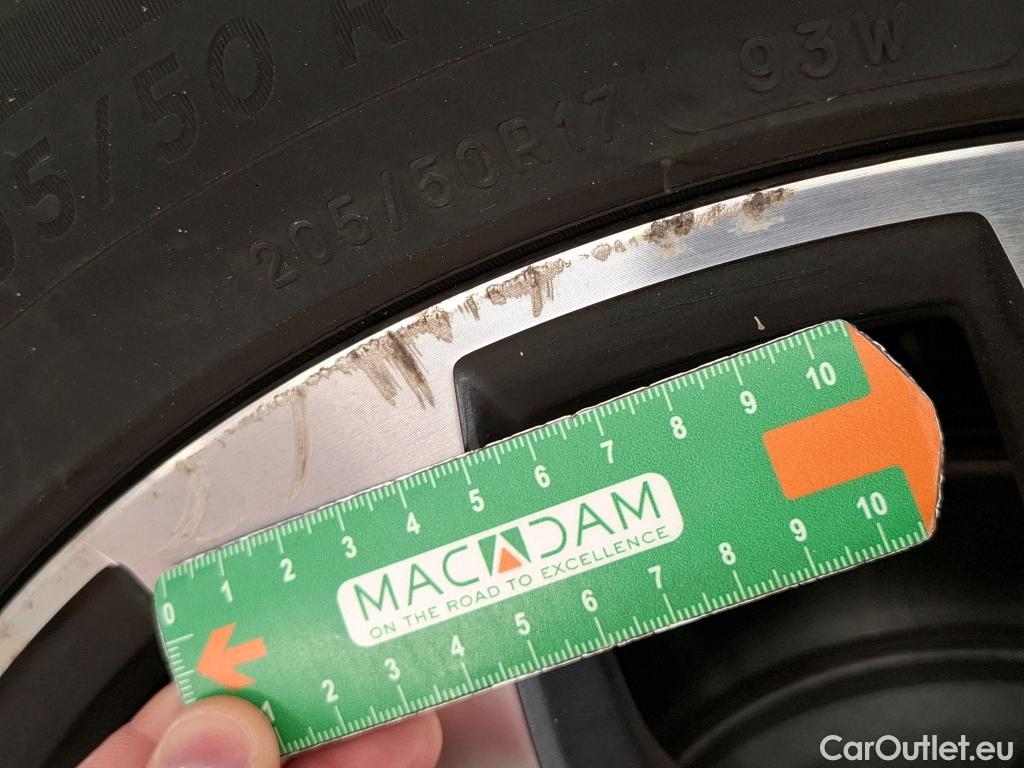  Renault  Megane  IV Berline 5 ptes. Techno 1.3 TCe 140CV BVA7 E6d / VO RECONDITIONNE - PHOTOS AVANT RECONDITIONNEMENT #6