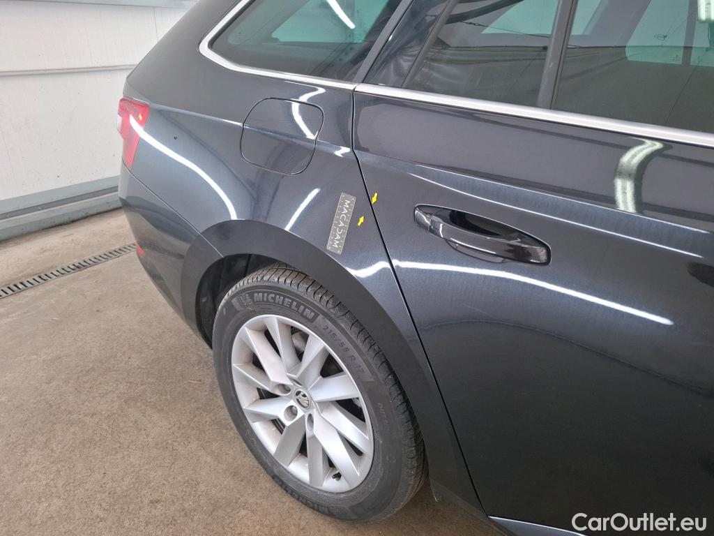  Skoda  Superb SKODA  Combi / 2019 / 5P / Break 1.4 TSI PHEV 218ch DSG6 Style #27