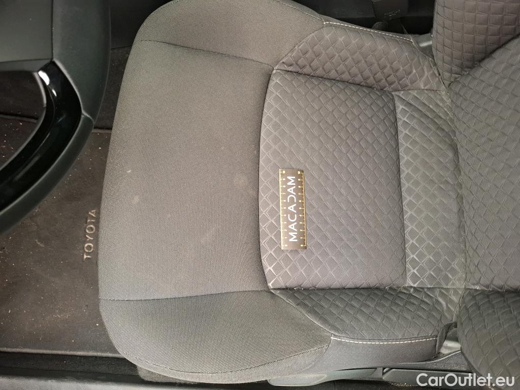  Toyota  C-HR TOYOTA  / 2016 / 5P / SUV 2.0 Hybride 184 Dynamic Business Beyond #26