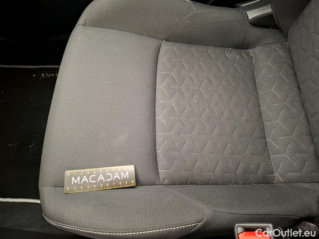  Toyota  Corolla TOYOTA  / 2018 / 5P / Berline Hybride 122h Dynamic Business Beyond Zer #24