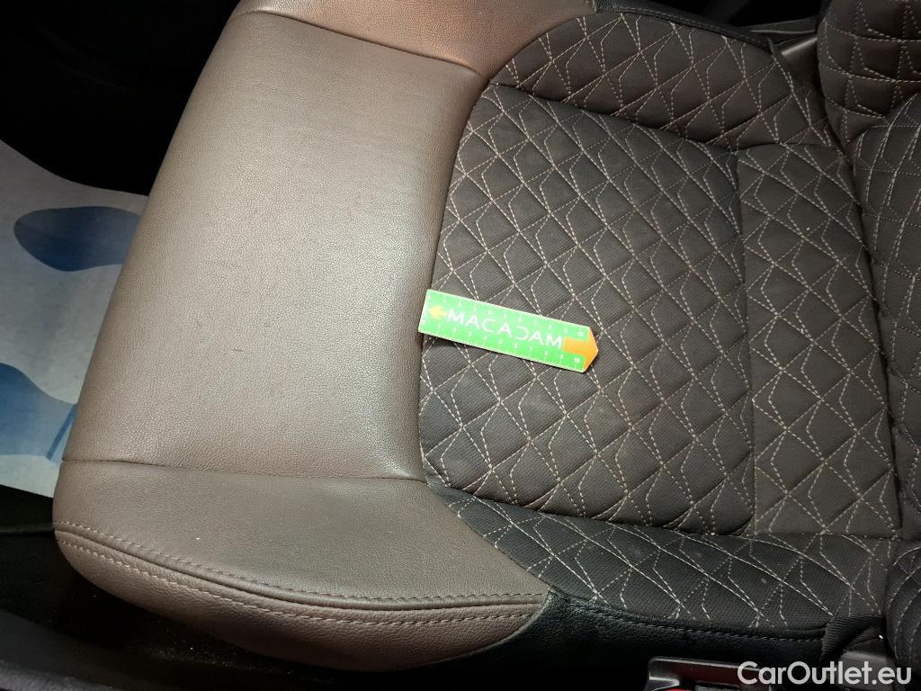  Toyota  C-HR TOYOTA  / 2016 / 5P / SUV 2.0 HYBRIDE 184 DISTINCTIVE #35