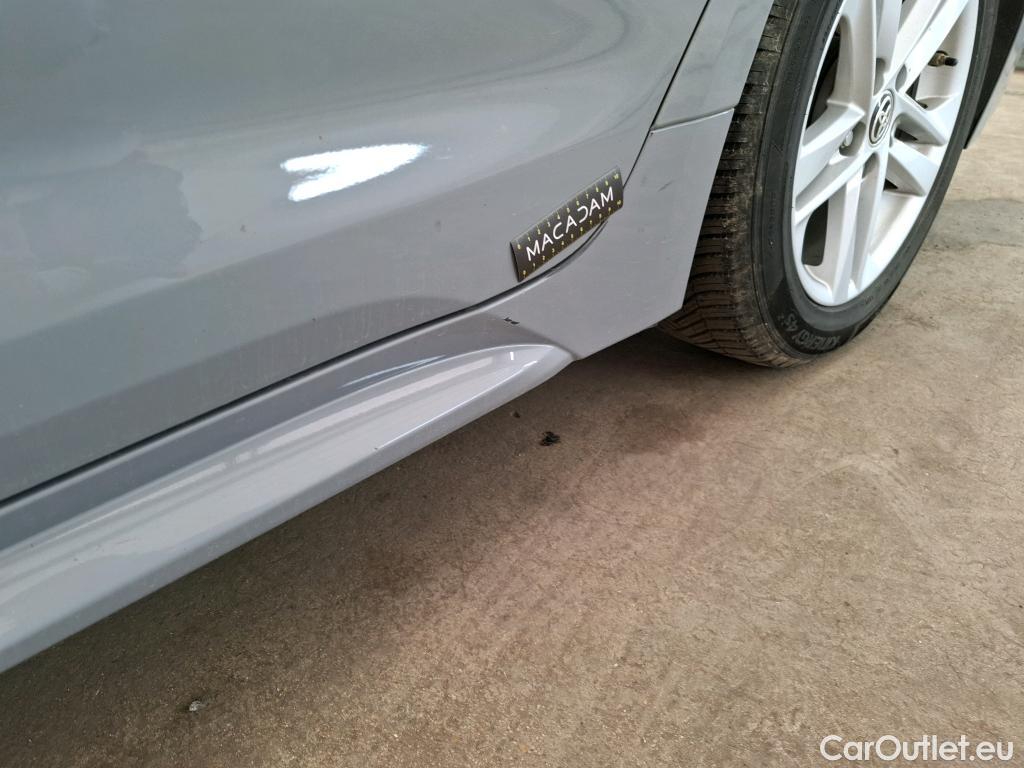  Toyota  Corolla TOYOTA  Touring Sports / 2018 / 5P / Break Hybride 122h Dynamic Business Stage Acad #49