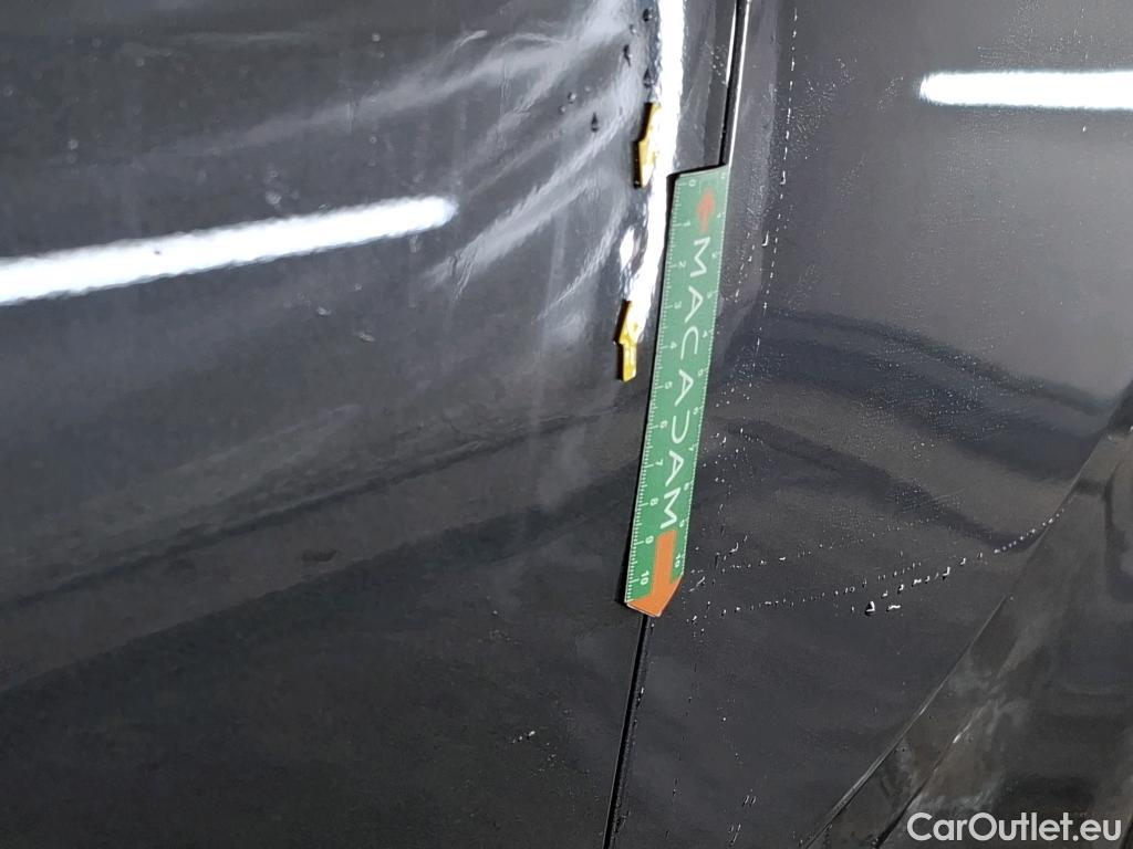  Toyota  C-HR TOYOTA  / 2016 / 5P / SUV 2.0 HYBRIDE 184 DISTINCTIVE #32