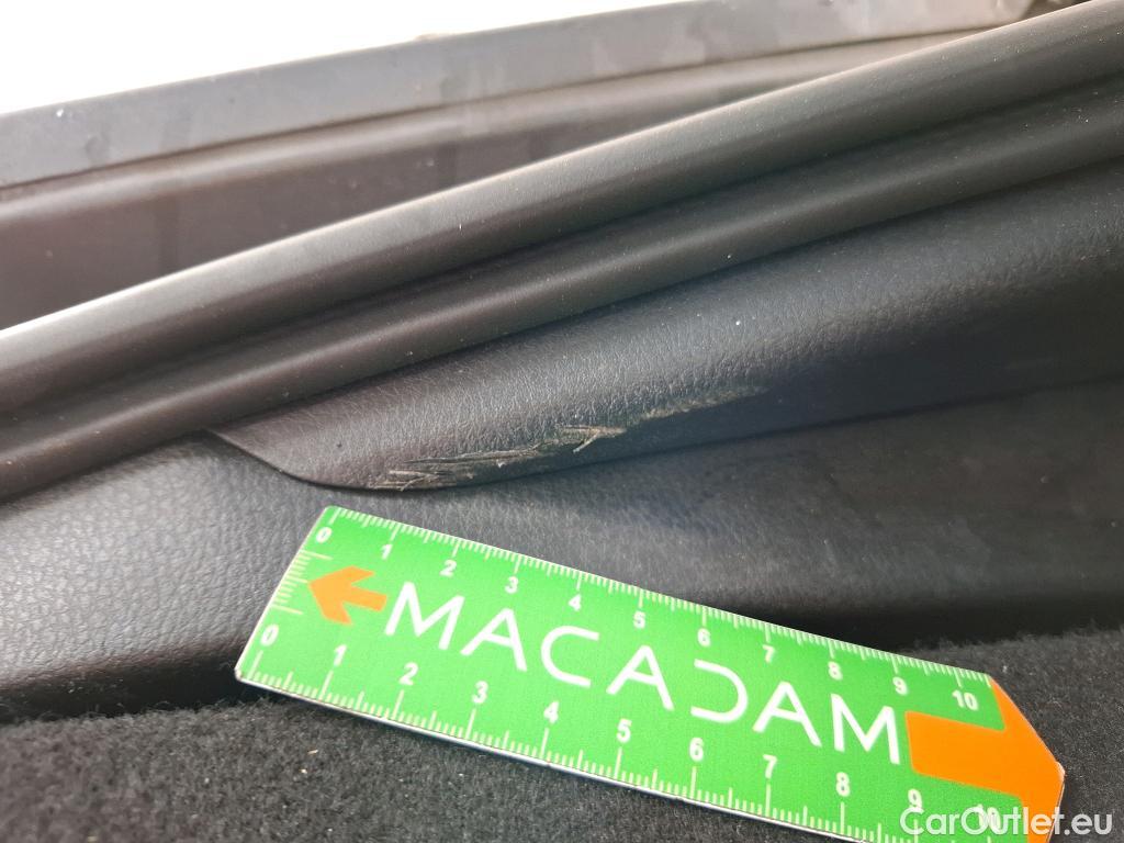  Toyota  C-HR TOYOTA  / 2016 / 5P / SUV 2.0 HYBRIDE 184 DISTINCTIVE #28