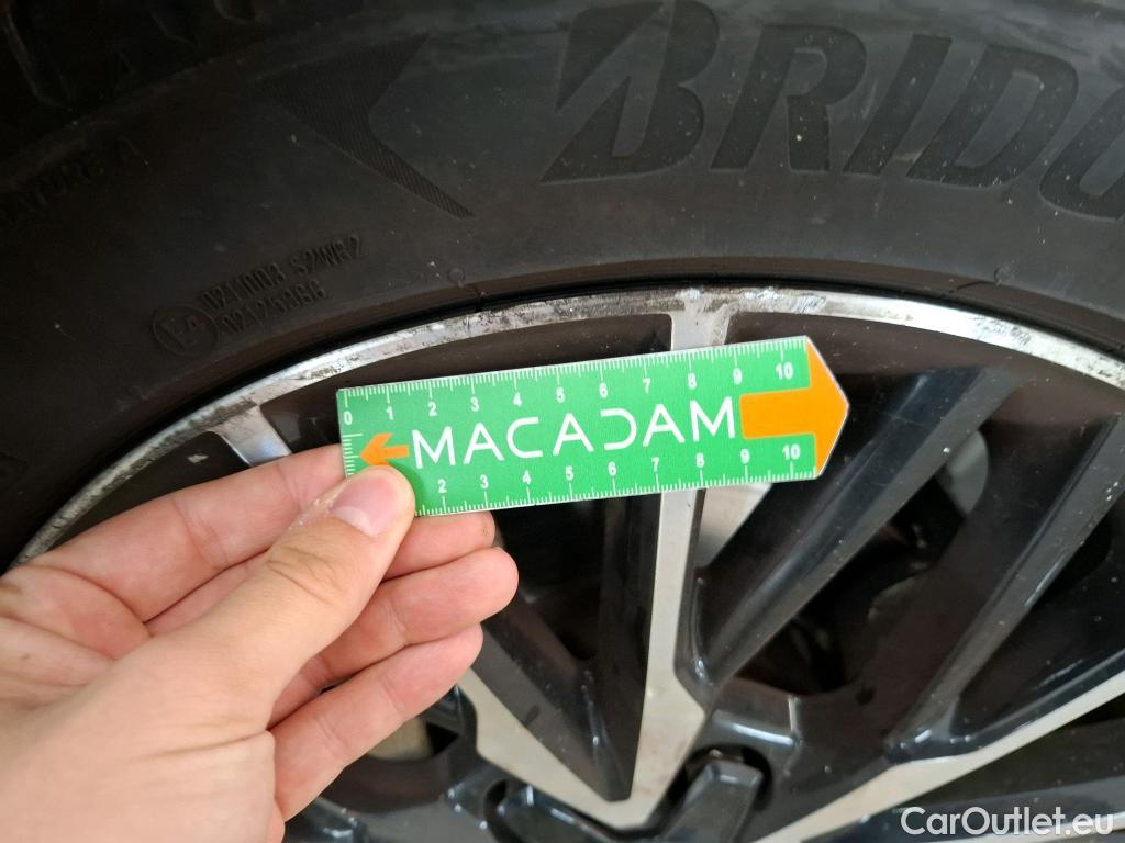  Toyota  C-HR TOYOTA  / 2016 / 5P / SUV 2.0 HYBRIDE 184 DISTINCTIVE #16