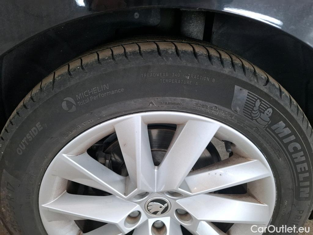  Skoda  Superb SKODA  Combi / 2019 / 5P / Break 1.4 TSI PHEV 218ch DSG6 Style #14