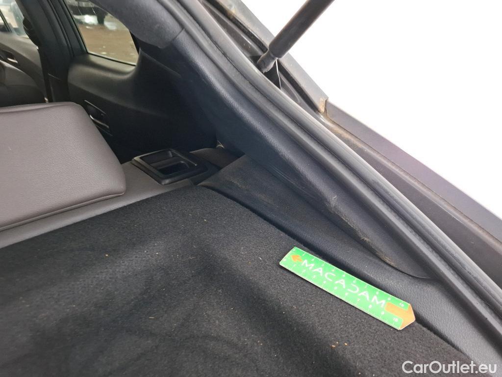  Toyota  C-HR TOYOTA  / 2016 / 5P / SUV 2.0 HYBRIDE 184 DISTINCTIVE #29