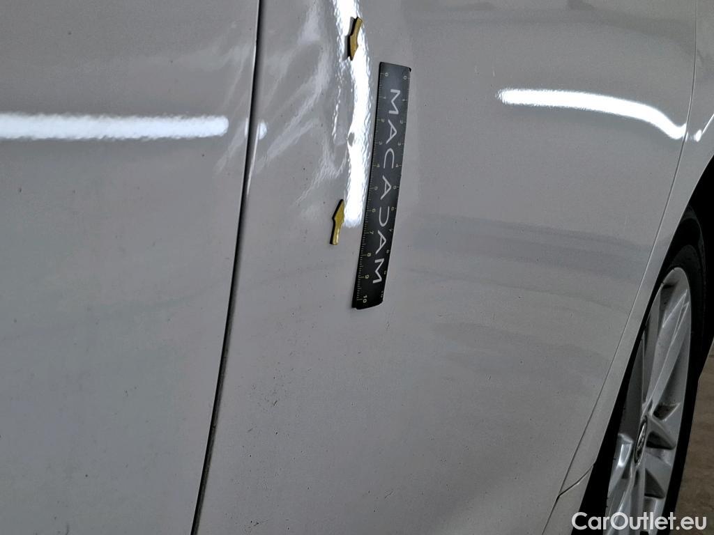  Toyota  Corolla TOYOTA  / 2018 / 5P / Berline Hybride 122h Dynamic Business Beyond Zer #4