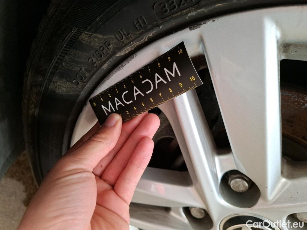  Toyota  Corolla TOYOTA  Touring Sports / 2018 / 5P / Break Hybride 122h Dynamic Business Stage Acad #23