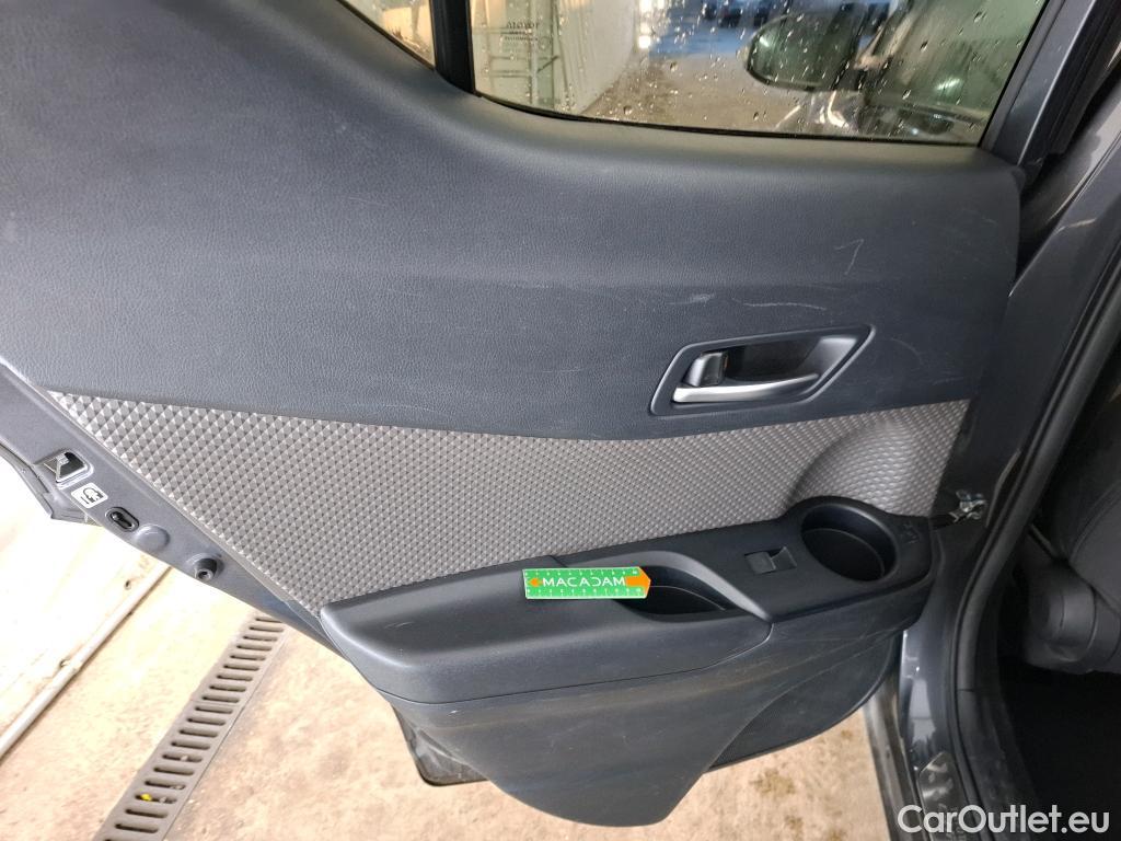  Toyota  C-HR TOYOTA  / 2016 / 5P / SUV 2.0 HYBRIDE 184 DISTINCTIVE #24