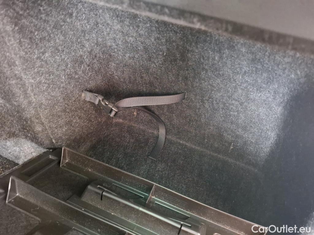  Skoda  Superb SKODA  Combi / 2019 / 5P / Break 1.4 TSI PHEV 218ch DSG6 Style #31