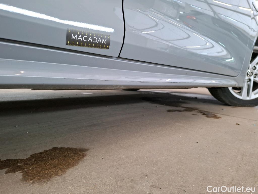  Toyota  Corolla TOYOTA  Touring Sports / 2018 / 5P / Break Hybride 122h Dynamic Business Stage Acad #15