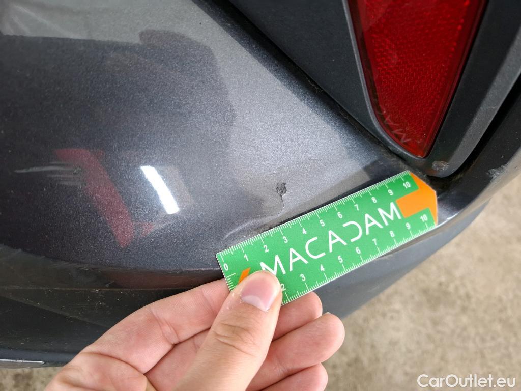  Toyota  C-HR TOYOTA  / 2016 / 5P / SUV 2.0 HYBRIDE 184 DISTINCTIVE #2