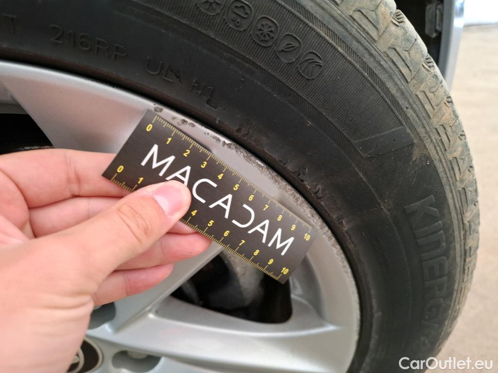  Toyota  Corolla TOYOTA  Touring Sports / 2018 / 5P / Break Hybride 122h Dynamic Business Stage Acad #26