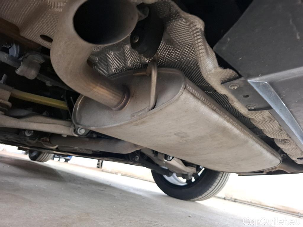  Volvo  V60 VOLVO  / 2018 / 5P / Break B4 197 DCT 7 Plus Dark #15