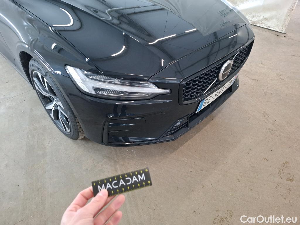  Volvo  V60 VOLVO  / 2018 / 5P / Break B4 197 DCT 7 Plus Dark #1
